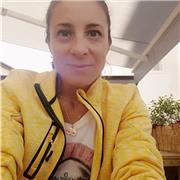 Laureata in lingue e letterature straniere con 20 anni di esperienza di lavoro in ambito universitario statunitense offre lezioni di inglese online e a domicilio